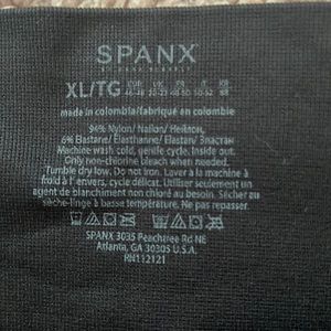 Spanx black XL leggings never worn but no tags